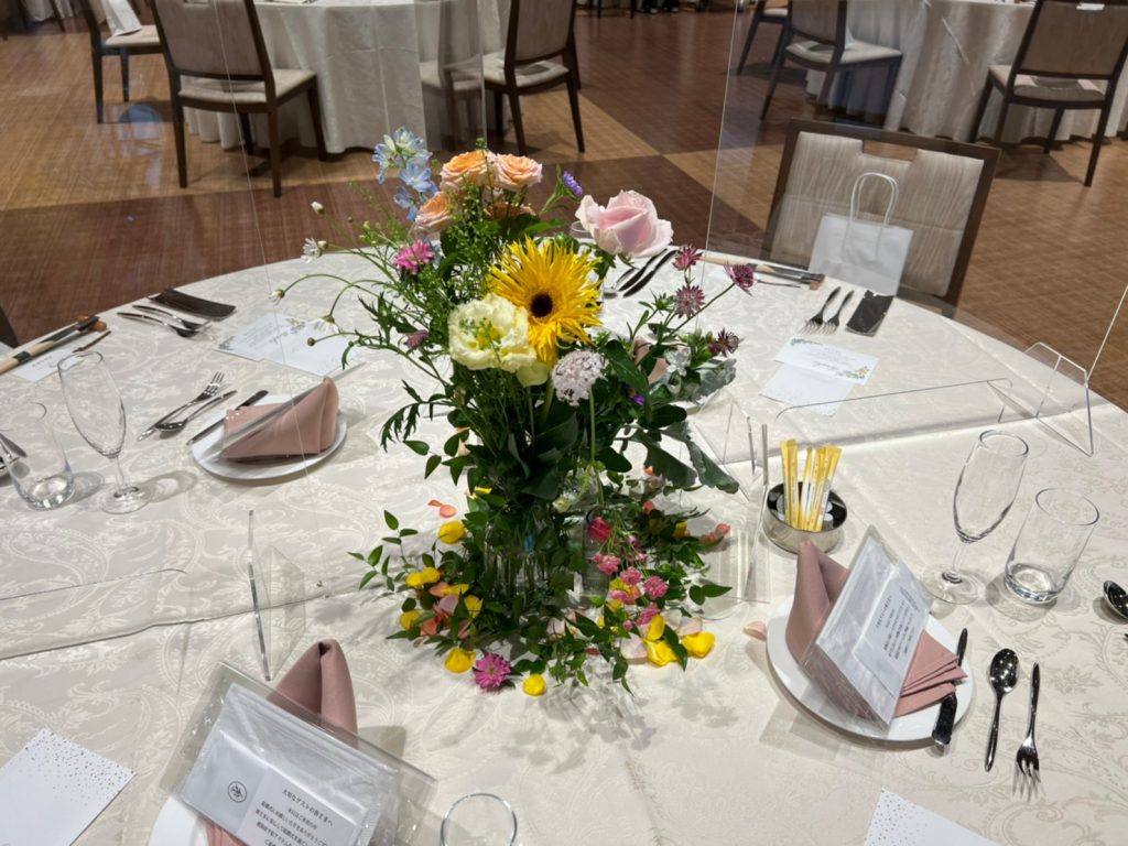 友人の結婚式 会場装飾 ブーケ 花屋 はな輔